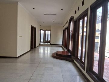 Disewakan Rumah Komersial Ruang Usaha di Opak Raya Darmo