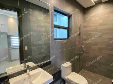 Townhouse for Sale in EDSA Congressional