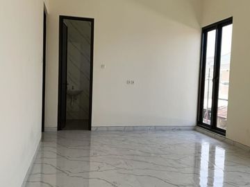 HOT ITEM! Mulyosari Rumah Baru Dua Lantai, Kamar Tidur 4+1