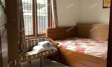 rumah terawat luas 159 di komplek margahayu raya bandung