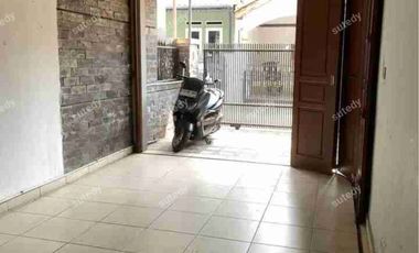 rumah terawat luas 159 di komplek margahayu raya bandung
