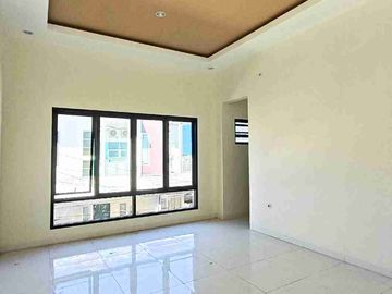 Rumah Baru Dijual Di Karang Asem Surabaya Hadap Timur, Dimensi 5,5X15 M²