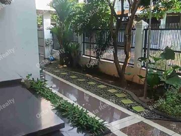 DiJual Rumah 3 Lantai Di Jalan Utama Kemang Pratama Kota Bekasi