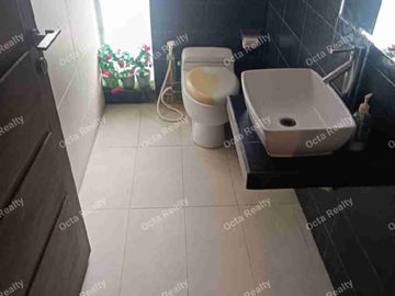 DiJual Rumah 3 Lantai Di Jalan Utama Kemang Pratama Kota Bekasi