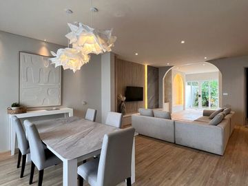 Rumah Lux Full Furnished di Setiabudi Regency