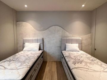 Rumah Lux Full Furnished di Setiabudi Regency