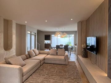 Rumah Lux Full Furnished di Setiabudi Regency