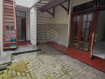 DiJual Rumah 2 Lantai Siap Huni Dan Strategis Di Pondok Bambu Jakarta Timur