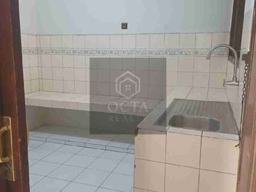 DiJual Rumah 2 Lantai Siap Huni Dan Strategis Di Pondok Bambu Jakarta Timur