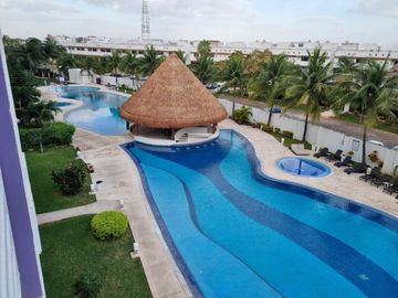 Departamento frente a la Alberca en Venta