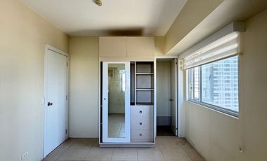Move-In Ready: Unfurnished 2BR Condo with Parking for Sale at Avida Towers BGC