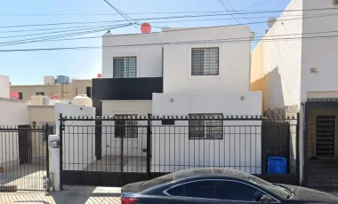 CASA EN VENTA EN BOSQUES DE SAN PEDRO CHIHUAHUA