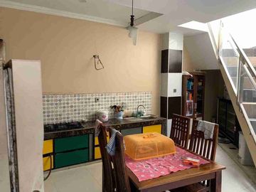 Rumah 2 Lt Plus Perabot di Jl Bukit Anyelir, Sendangmulyo Tembalang, Semarang