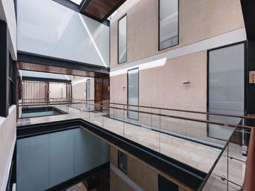Penthouse De Lujo En Venta En Playa del Carmen, Amueblado, Con Vista Al Mar y Roof Garden Privado