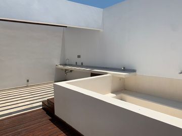 Penthouse De Lujo En Venta En Playa Del Carmen, Amueblado, Con Alberca Privada Y Doble Altura PH