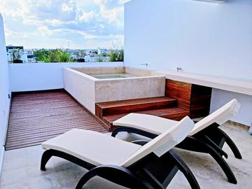 Penthouse De Lujo En Venta En Playa Del Carmen, Amueblado, Con Alberca Privada Y Doble Altura PH