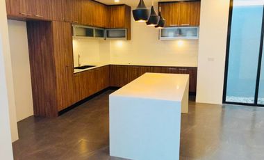House and Lot For Sale in Greenwoods Executive Village Cainta Rizal - R1611