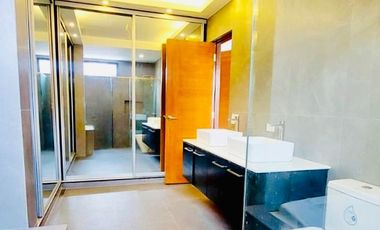 House and Lot For Sale in Greenwoods Executive Village Cainta Rizal - R1611