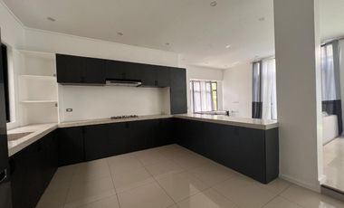 For Sale: Semi-furnished 5 Bedroom 5BR House and Lot for Sale in Paranaque City at NSHA BF Homes