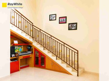 Rumah 2 Lantai di Candraloka Telaga Kahuripan Bogor