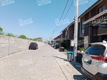 Rumah 2 Lantai Cluster One Gate System Gunung Anyar Surabaya