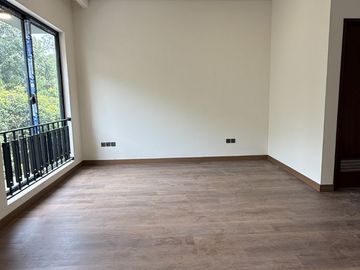 Dijual Rumah Cantik Mewah di Giri Loka BSD, Tangerang Selatan