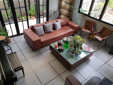 New Manila Townhouse 4 Car Garage For Sale near Robinsons Magnolia