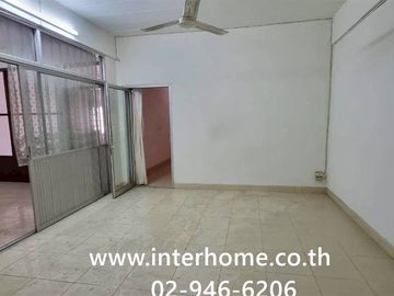 4.5-story commercial building, 36 sq.wa., Sinthorn Happy Land Village, near The Mall Bangkapi, Happy Land 1 Road, Ladprao Road, Nawamin Road, Bang Kap
