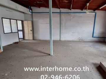 4.5-story commercial building, 36 sq.wa., Sinthorn Happy Land Village, near The Mall Bangkapi, Happy Land 1 Road, Ladprao Road, Nawamin Road, Bang Kap