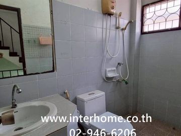 4.5-story commercial building, 36 sq.wa., Sinthorn Happy Land Village, near The Mall Bangkapi, Happy Land 1 Road, Ladprao Road, Nawamin Road, Bang Kap