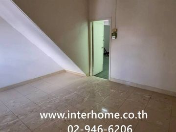 4.5-story commercial building, 36 sq.wa., Sinthorn Happy Land Village, near The Mall Bangkapi, Happy Land 1 Road, Ladprao Road, Nawamin Road, Bang Kap