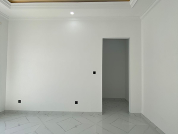 Sangat Langka, Perumahan Babatan Pantai dekat Grand Kenjeran, American Classic Modern Mewah