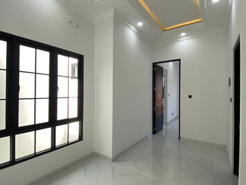 Sangat Langka, Perumahan Babatan Pantai dekat Grand Kenjeran, American Classic Modern Mewah