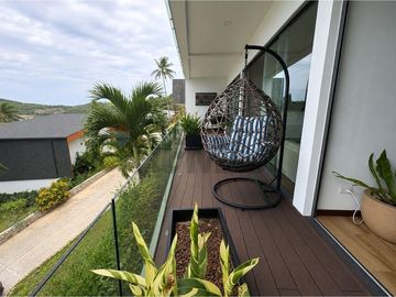 STUNNING 5-BEDROOM SEAVIEW VILLA FOR SALE