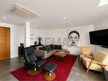 STUNNING 5-BEDROOM SEAVIEW VILLA FOR SALE