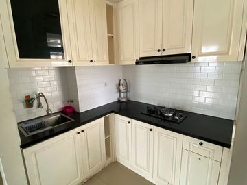 Disewakan Apartemen Grand Kamala Lagoon Emerald North Full Furnish Pekayon, Bekasi Selatan