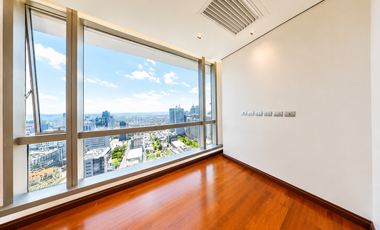 For Rent: Horizon Homes 3 Bedroom 3BR Condo Unit in BGC Fort Bonifacio Taguig City