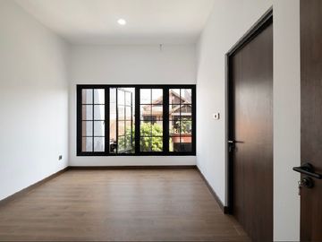Rumah Baru 2 Lantai Antapani