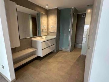 Vistas a la Cordillera y Estilo de Vida Premium: Espectacular Depto 1D 1B en Sector Exclusivo de La Reina
