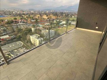 Vistas a la Cordillera y Estilo de Vida Premium: Espectacular Depto 1D 1B en Sector Exclusivo de La Reina