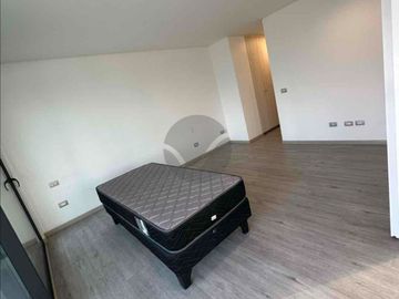 Vistas a la Cordillera y Estilo de Vida Premium: Espectacular Depto 1D 1B en Sector Exclusivo de La Reina