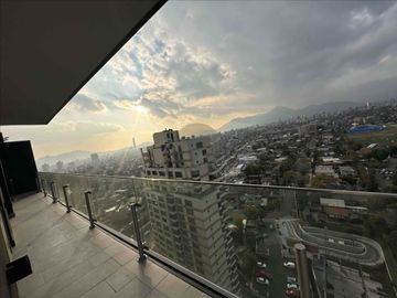 Vistas a la Cordillera y Estilo de Vida Premium: Espectacular Depto 1D 1B en Sector Exclusivo de La Reina