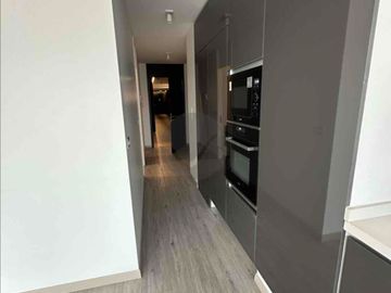 Vistas a la Cordillera y Estilo de Vida Premium: Espectacular Depto 1D 1B en Sector Exclusivo de La Reina
