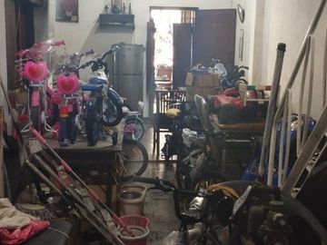 Rumah dan Tempat Usaha di Jalan Veteran Ref.05633