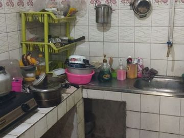 Rumah dan Tempat Usaha di Jalan Veteran Ref.05633