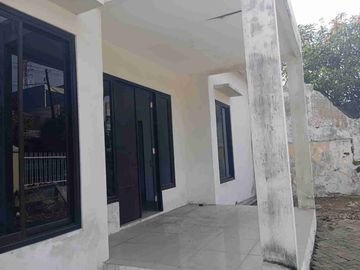 dijual rumah di Gayungsari raya 1 lantai Surabaya selatan