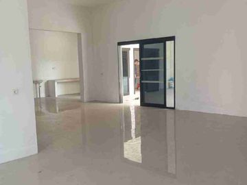 dijual rumah di Gayungsari raya 1 lantai Surabaya selatan
