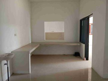 dijual rumah di Gayungsari raya 1 lantai Surabaya selatan