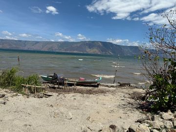 DIJUAL Lahan Waterfront Premium Tepi Danau Toba – Peluang Investasi Hotel & Homestay Terbaik!