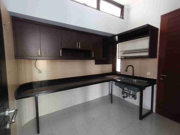 Dijual cepat rumah di Sentul city harga dibawah pasaran